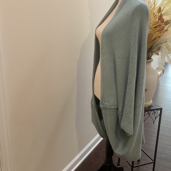 Soft Surroundings Women’s Cape One Size Seafoam Green NWT - Picture 5 of 8